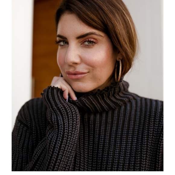 Sweater - Picture 2 of 4